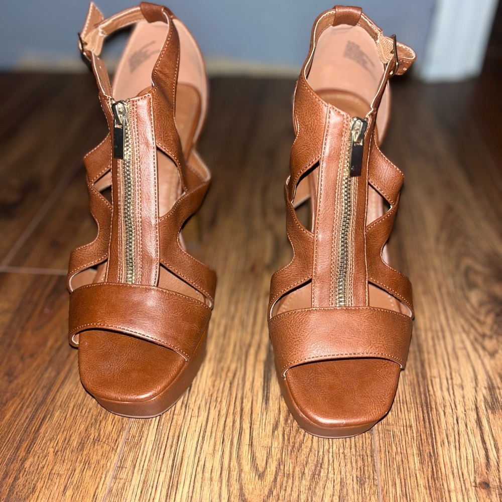 Brown Strappy Women's Sandals